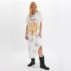 Magnolia Pearl White and Pink Graphic Dress